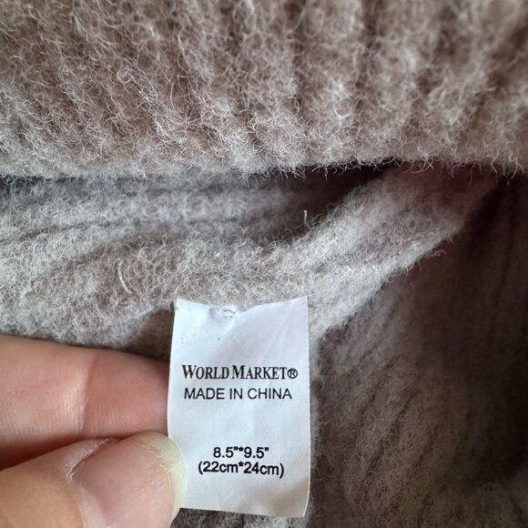 World Market Beanie Pom Pom - One Size - Picture 4 of 4